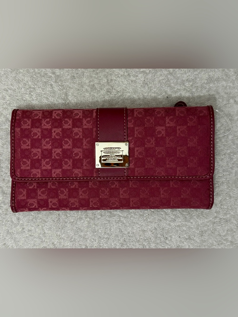 NWT Liz Claiborne Winterberry Insight Monogram Trifold Wallet Signature Jacquard